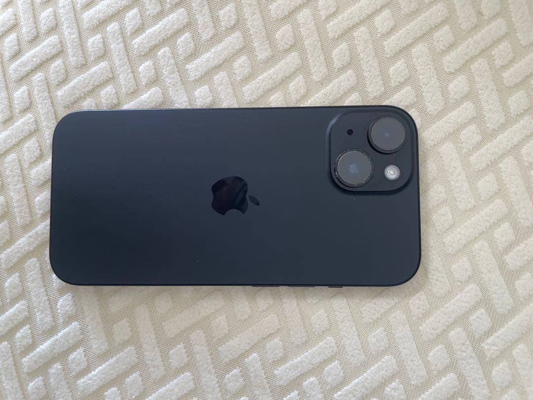 【美品】Apple iPhone 15 ブラック 256GB SIMフリー