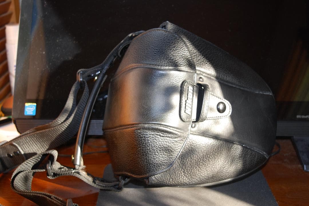 カメラケース   　NIKON本革純正品　「 特注品」値下げ！