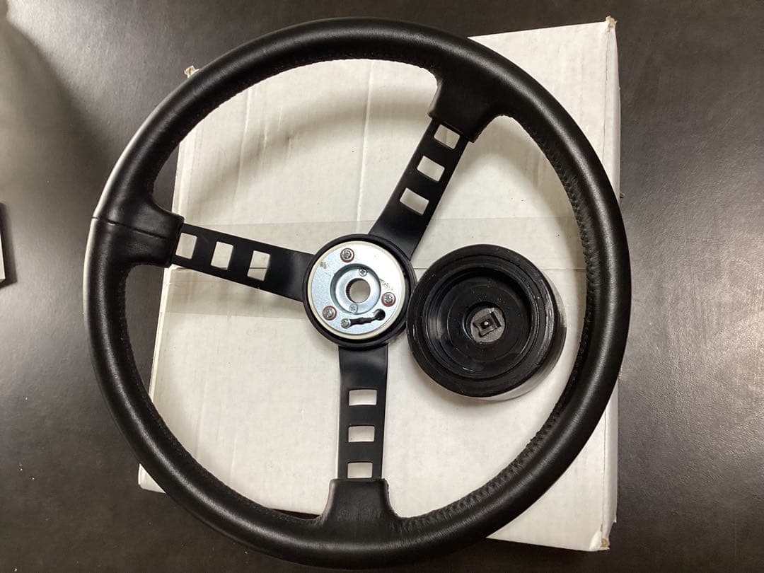 DATSUN ステアリングホイール 3本スポーク