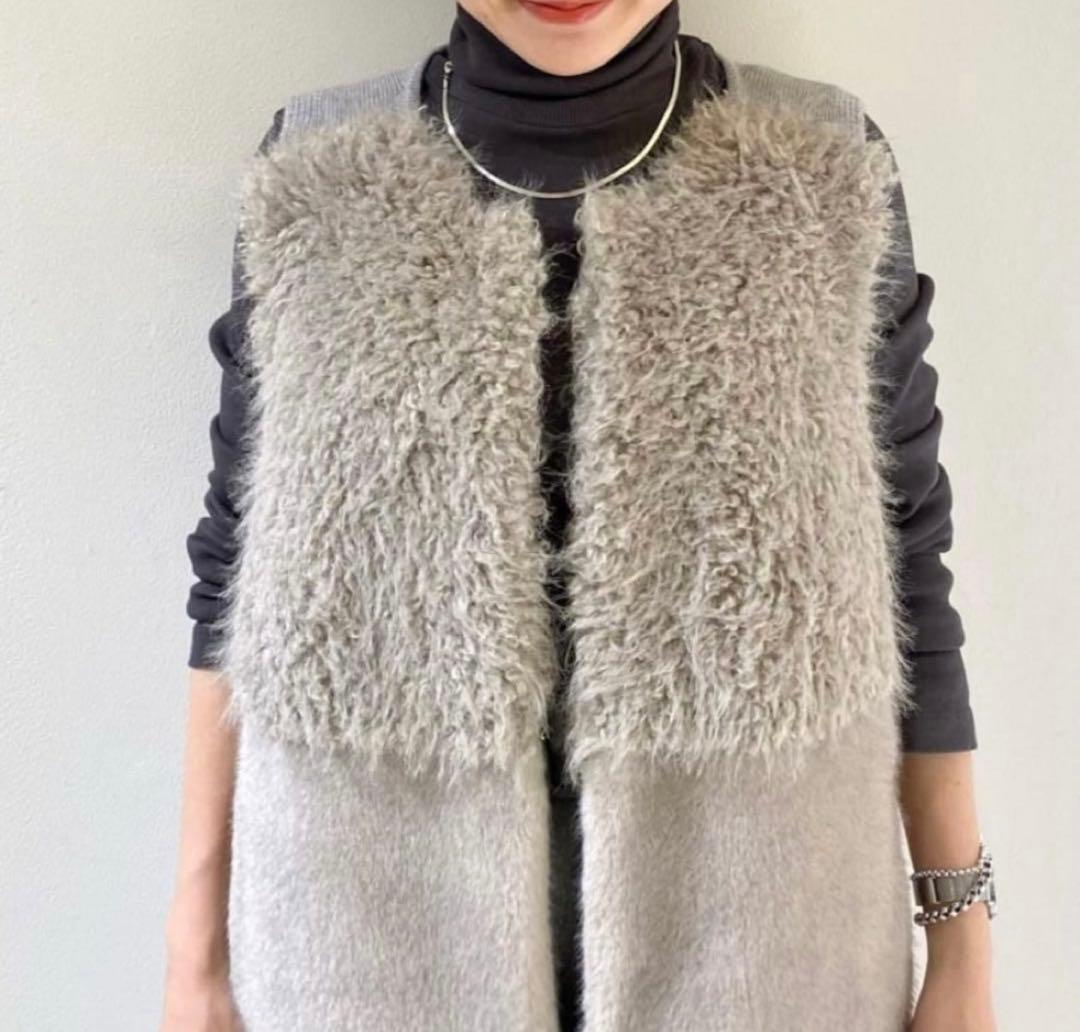 アルアバイル　フェイクファーコンビニットジレ　グレー