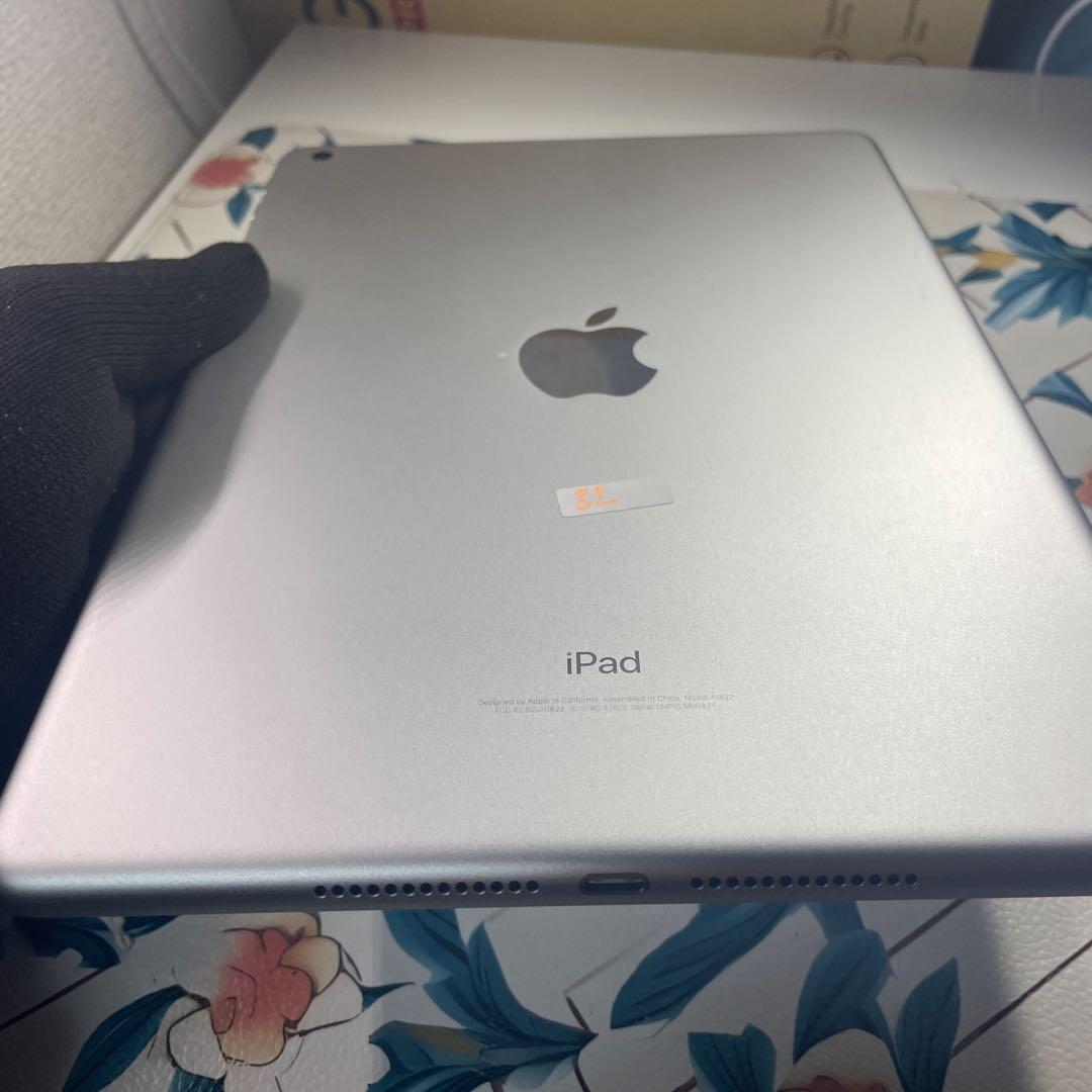 32-iPad 第5世代　128GB