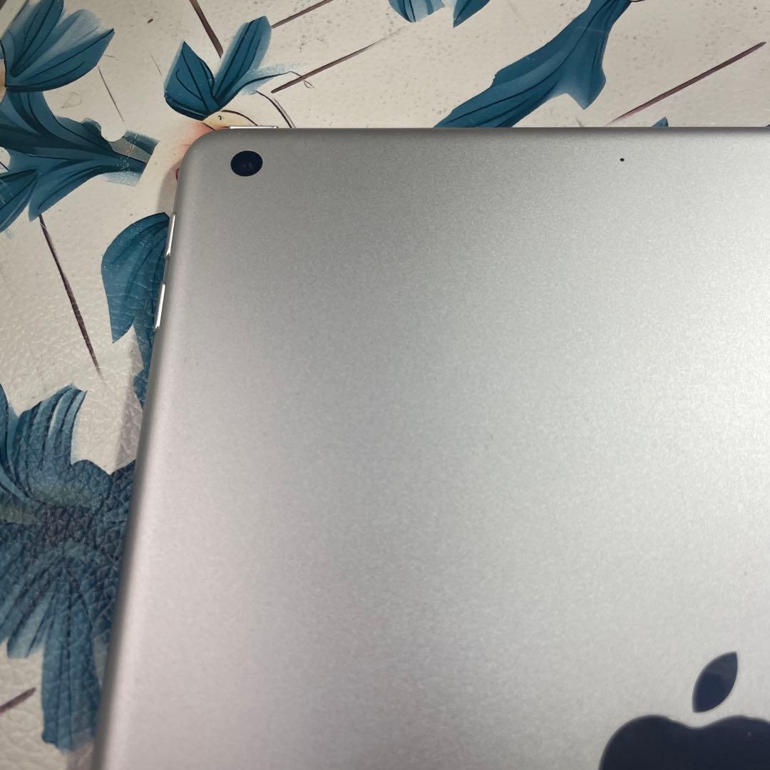 32-iPad 第5世代　128GB