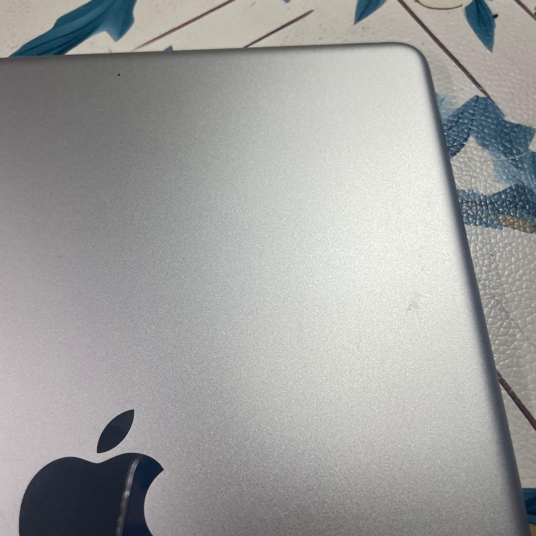 32-iPad 第5世代　128GB