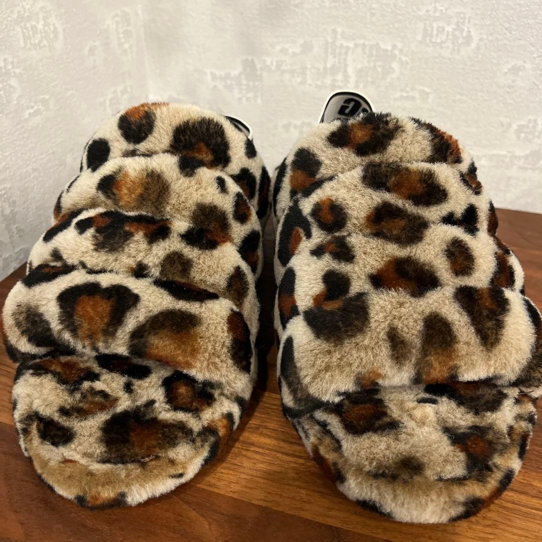 UGG ヒョウ柄 ファーサンダル