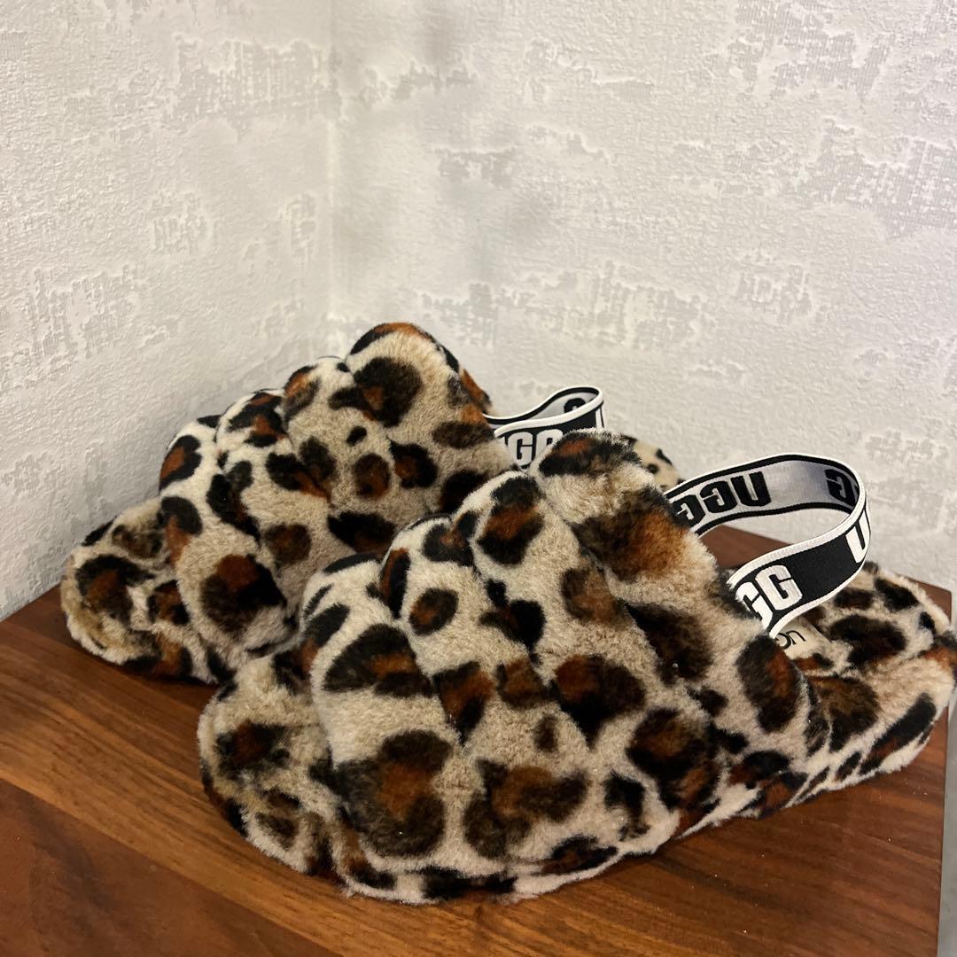 UGG ヒョウ柄 ファーサンダル