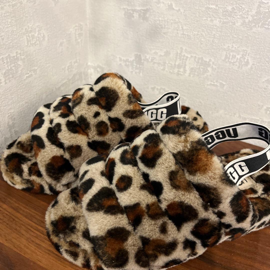 UGG ヒョウ柄 ファーサンダル