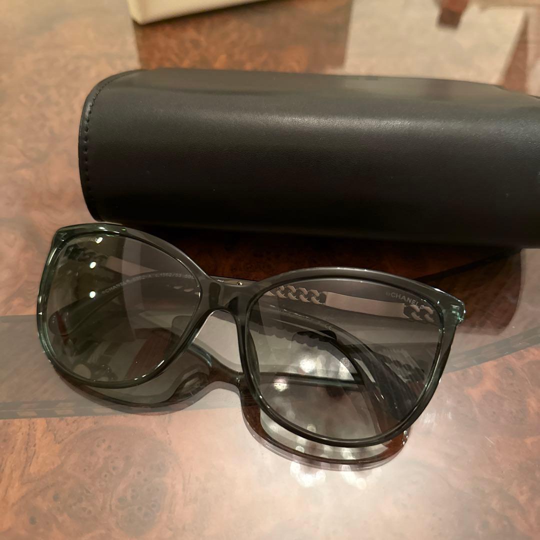 シャネル　サングラス　グリーン