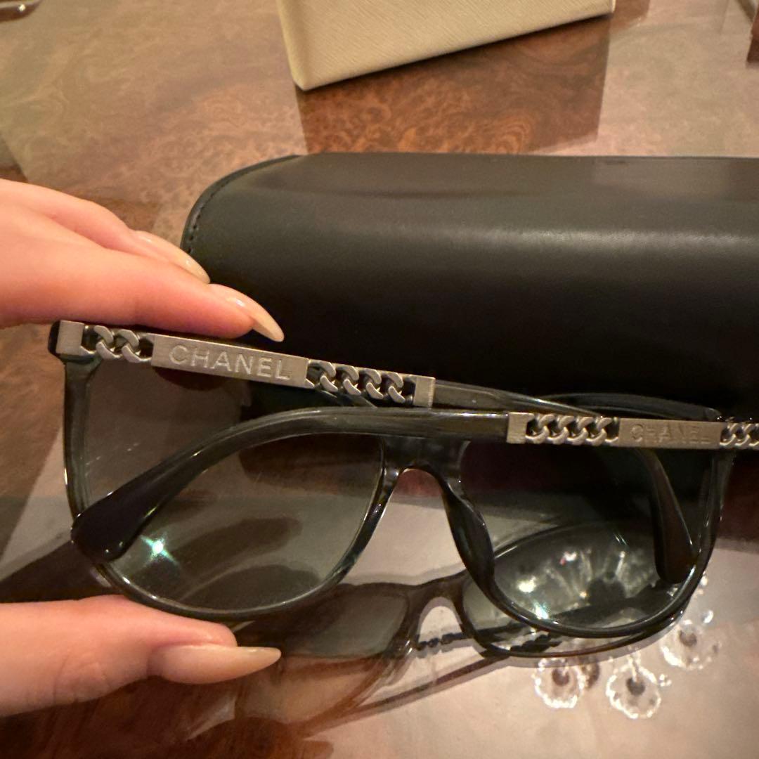 シャネル　サングラス　グリーン