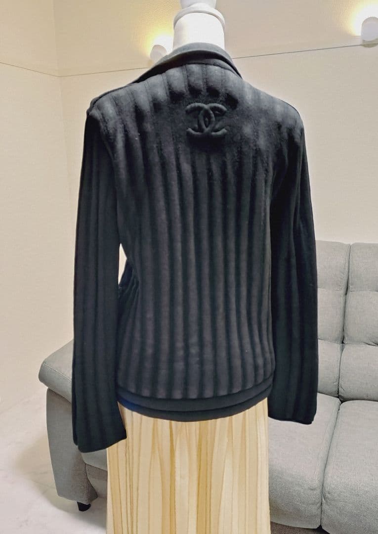 CHANEL　ジャケット　黒シルバーラメアウター　CC ボタン