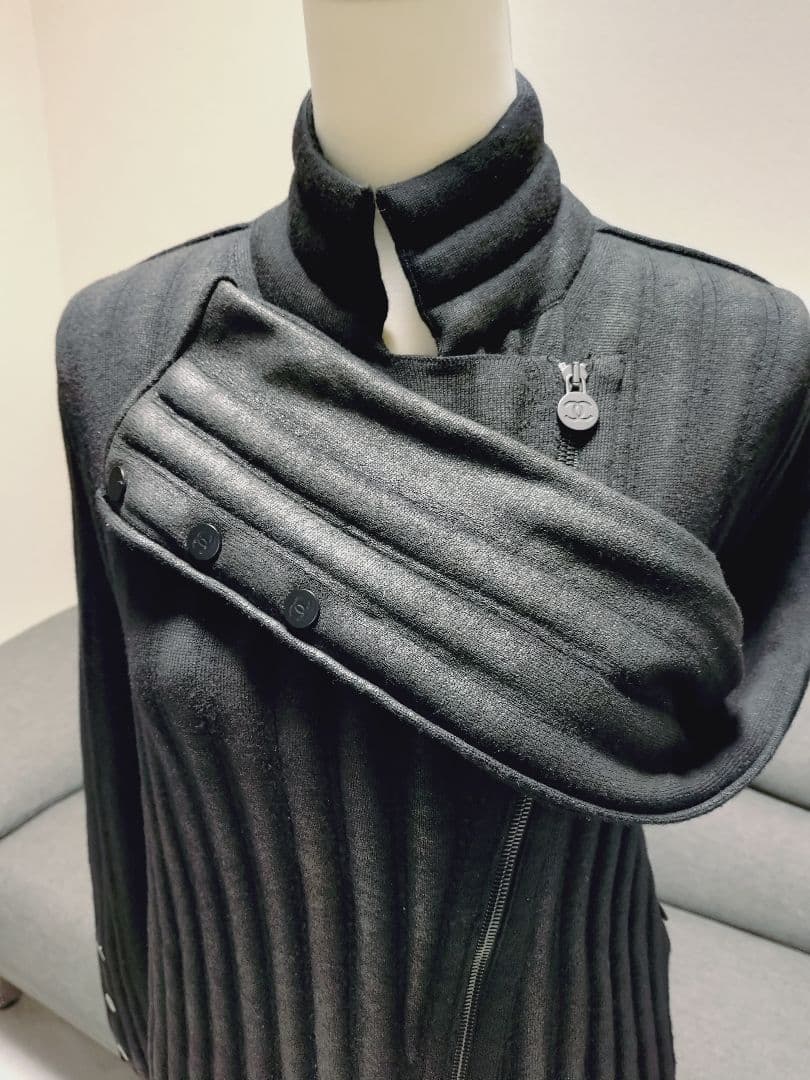CHANEL　ジャケット　黒シルバーラメアウター　CC ボタン
