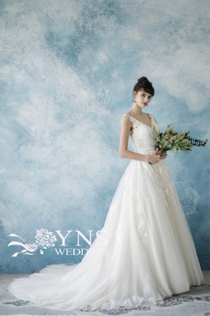 ホワイトレースウェディングドレス