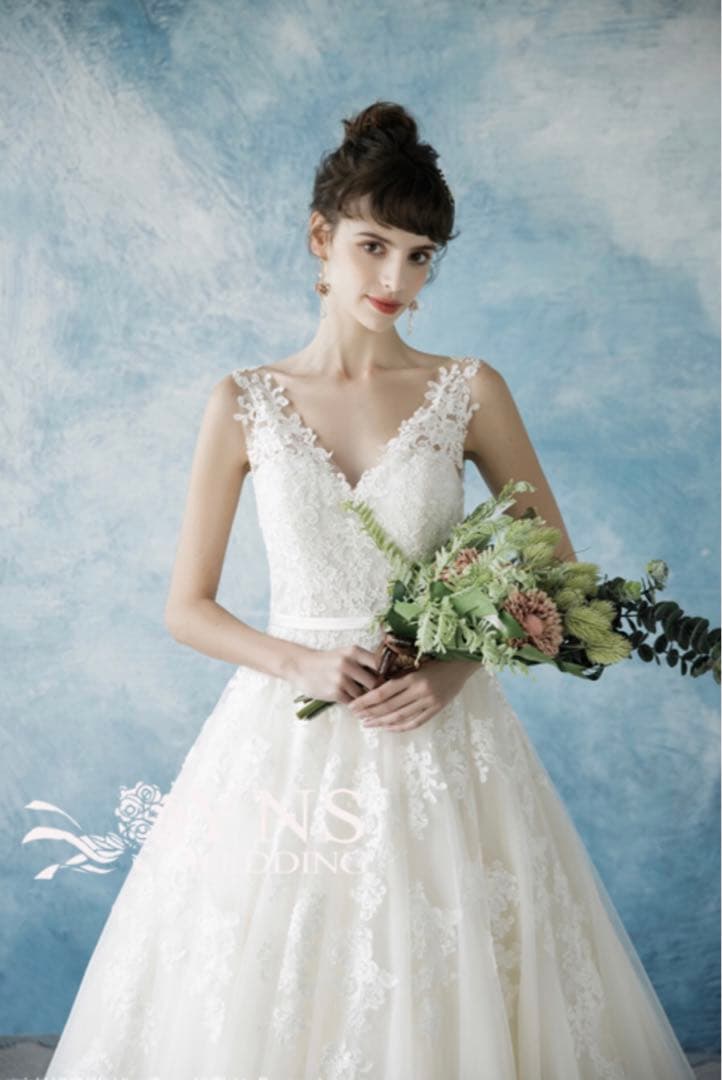 ホワイトレースウェディングドレス