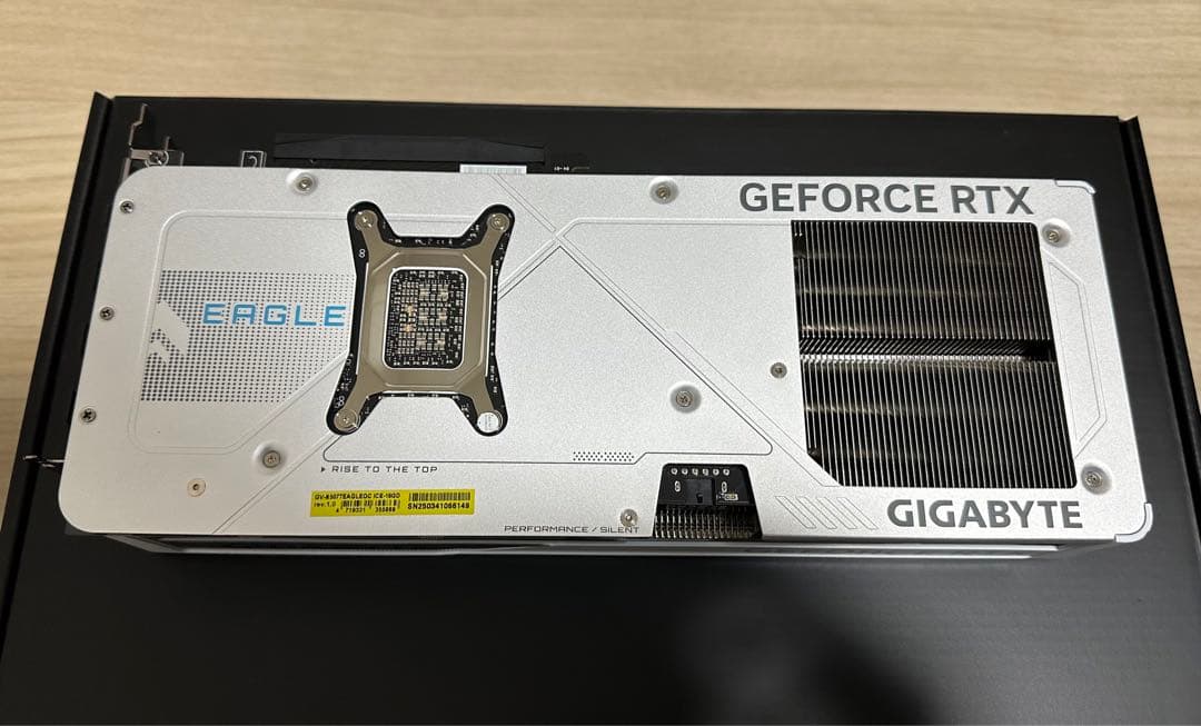 グラフィックボード・グラボ・ビデオカード GeForce RTX 5070 Ti EAGLE OC ICE SFF 16G