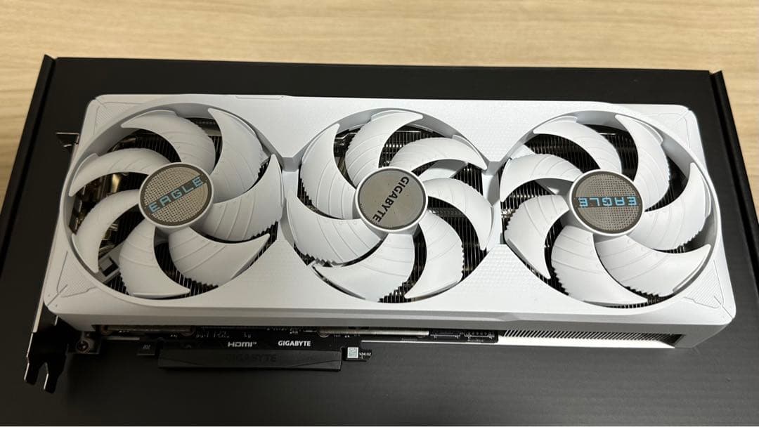 グラフィックボード・グラボ・ビデオカード GeForce RTX 5070 Ti EAGLE OC ICE SFF 16G