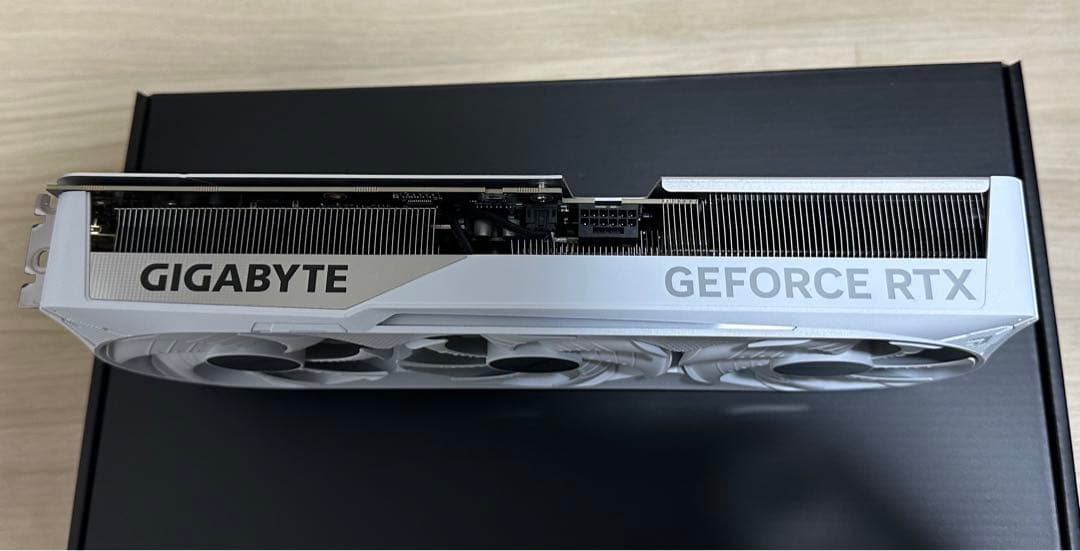 グラフィックボード・グラボ・ビデオカード GeForce RTX 5070 Ti EAGLE OC ICE SFF 16G