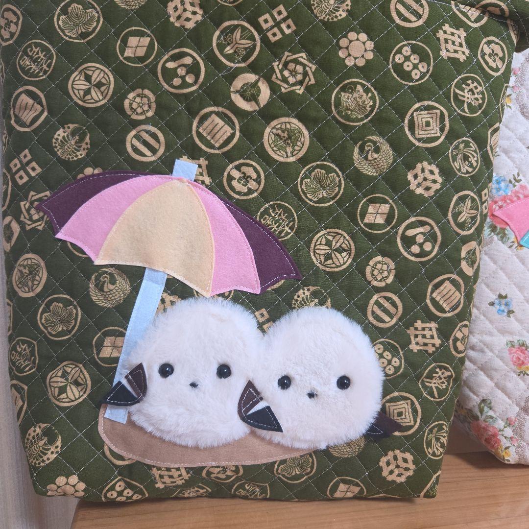 ●いちご●双子もふもふシマエナガ　ハンドメイド　キルト