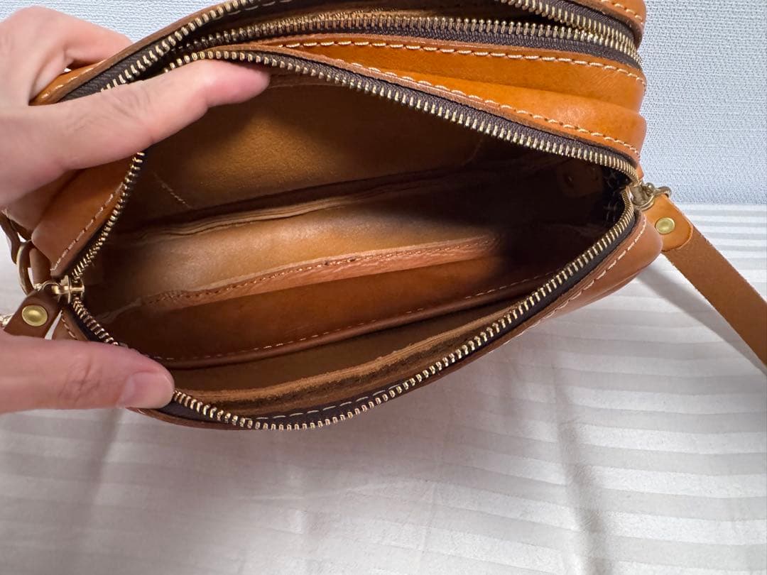 美品 HERZ レザーショルダーバッグ キャメル