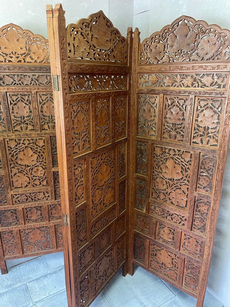 【最終値下げ】アジアンビンテージ家具　木製　透かし彫り　4連 パーテーション