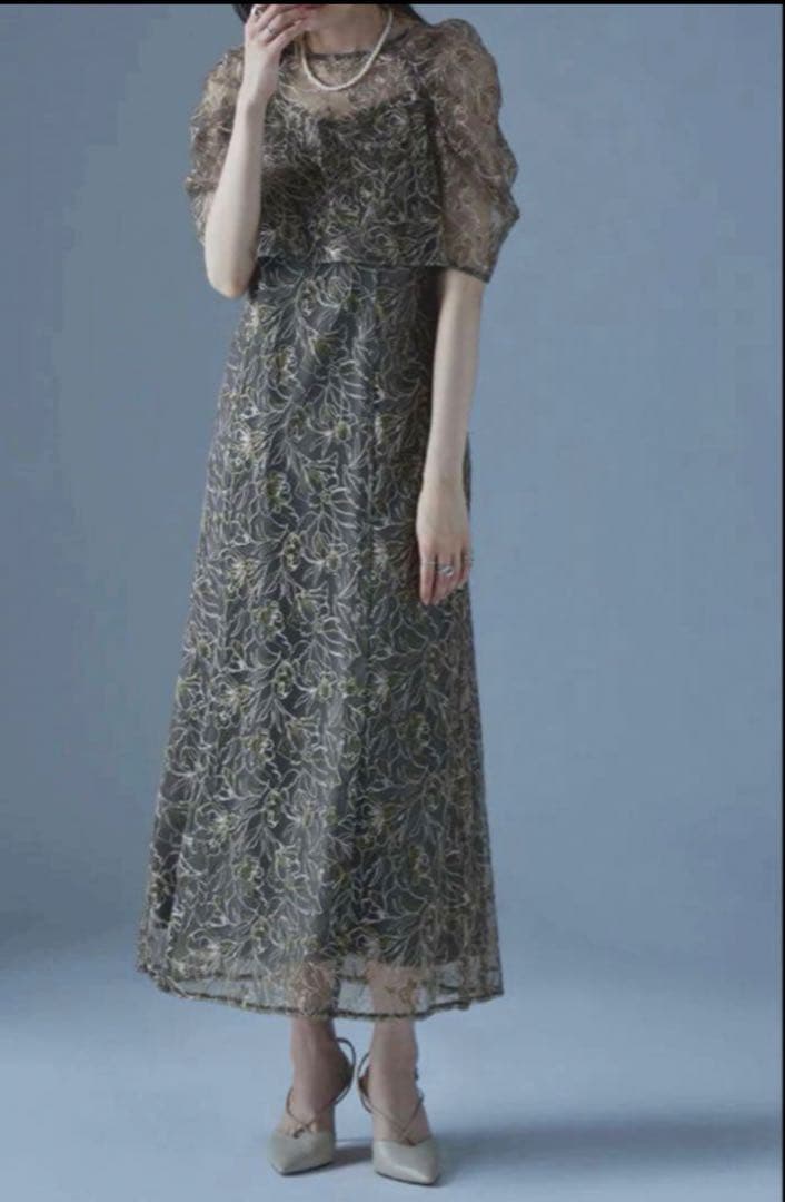 るさまetoll. Embroidered lace layered dress