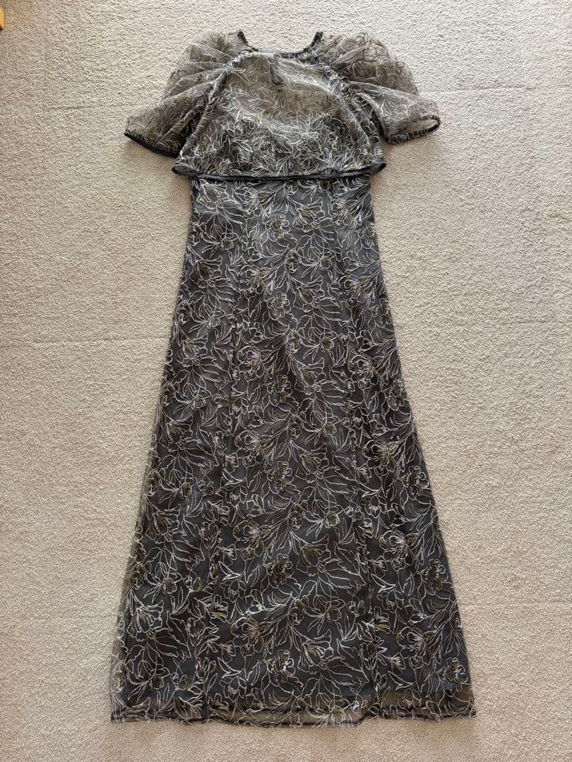 るさまetoll. Embroidered lace layered dress