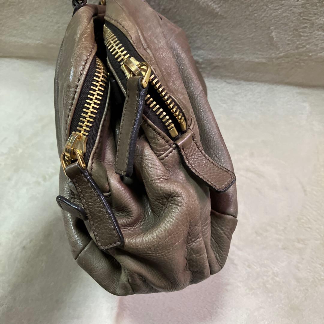 ミュウミュウ　ハンドバッグ