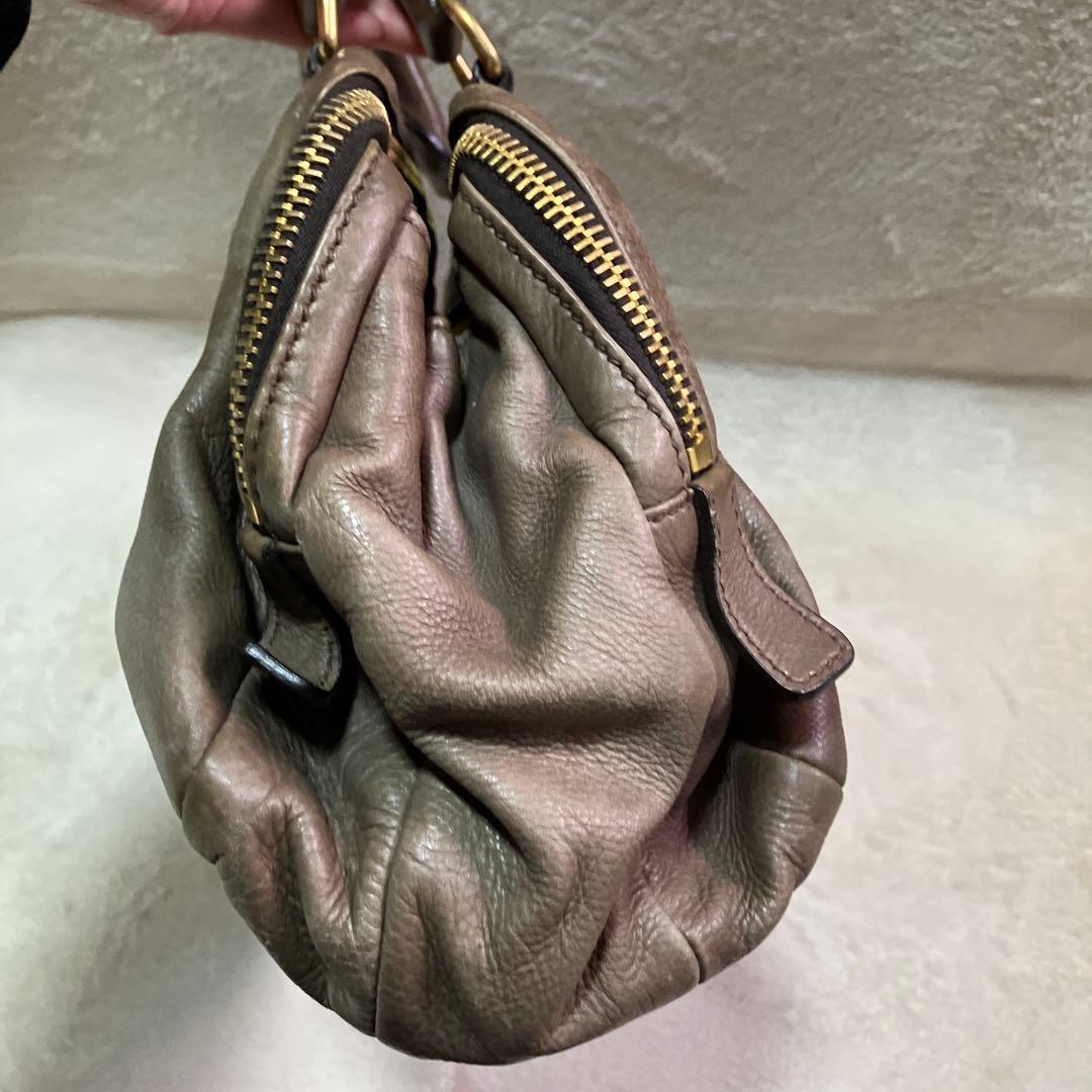 ミュウミュウ　ハンドバッグ