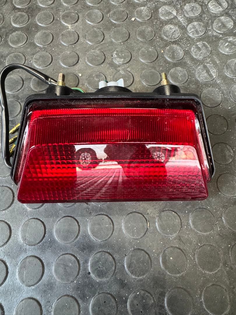 cbr400f テールランプ