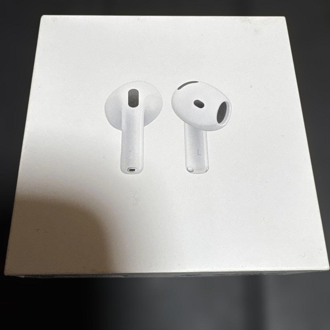レ*ザ様 AirPods 4 本体 USB-C充電ケース付き