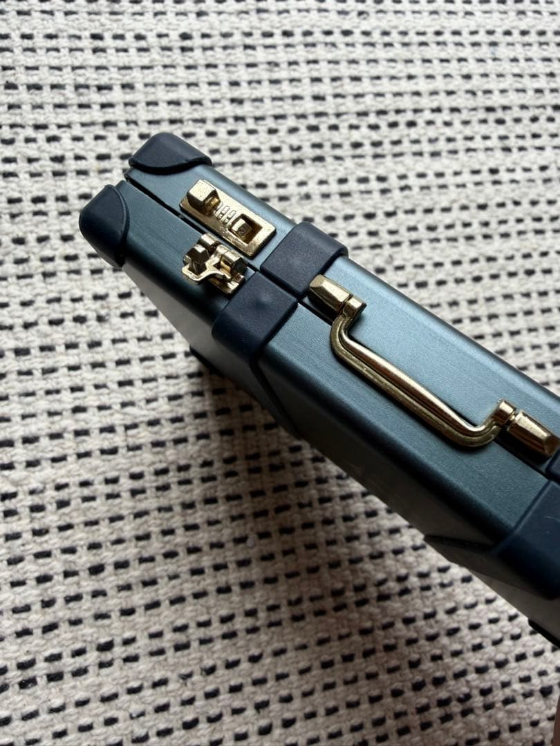 非売品 GLOBE-TROTTER 名刺入れ トランク型　新品　ネイビー