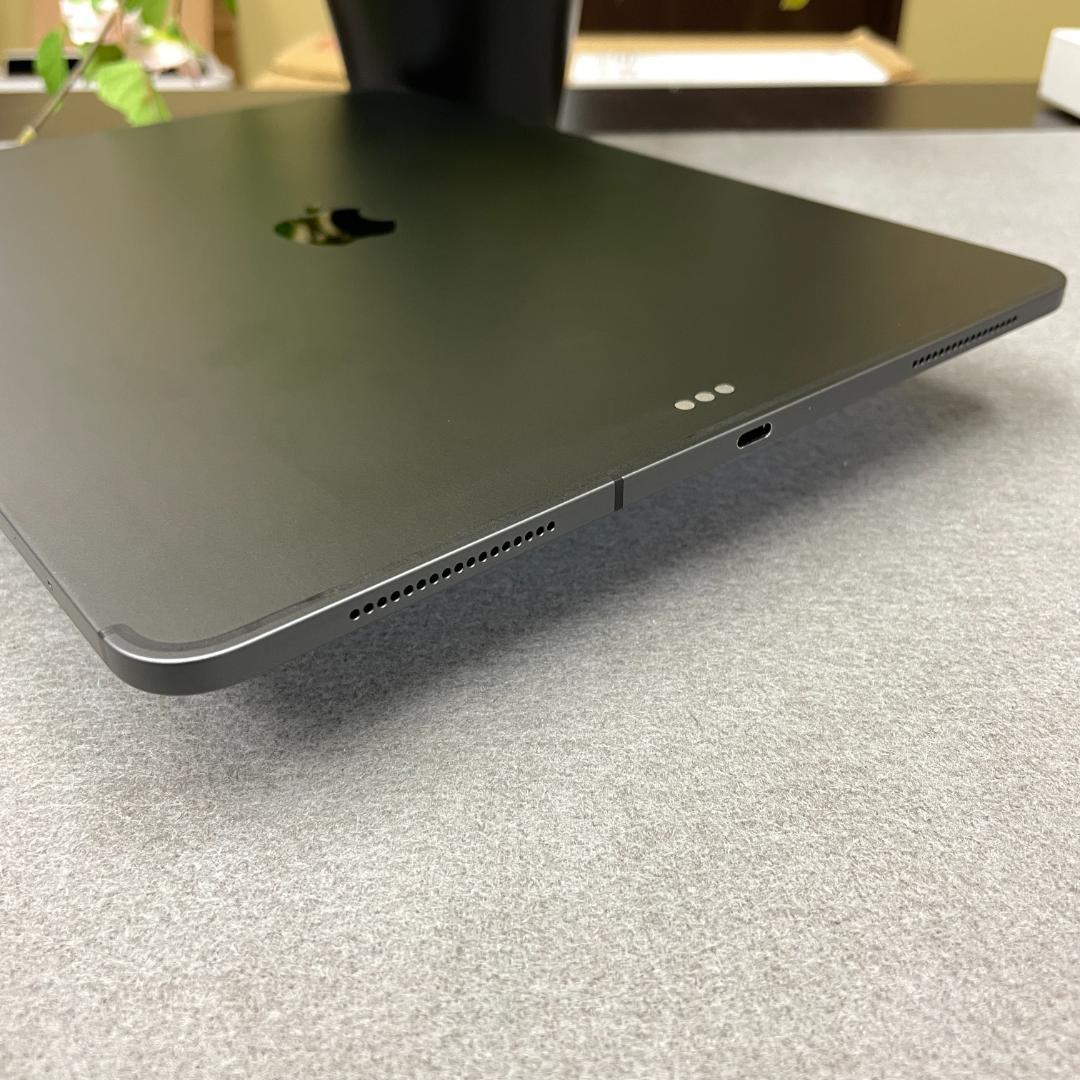 新品同様 iPad Pro 12.9インチ（第4世代）