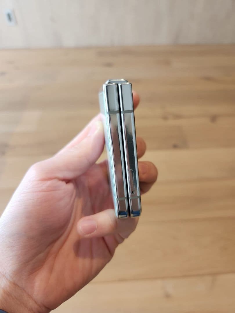 Samsung Z Flip5 256GB ミント SIMフリー 良品 即発送