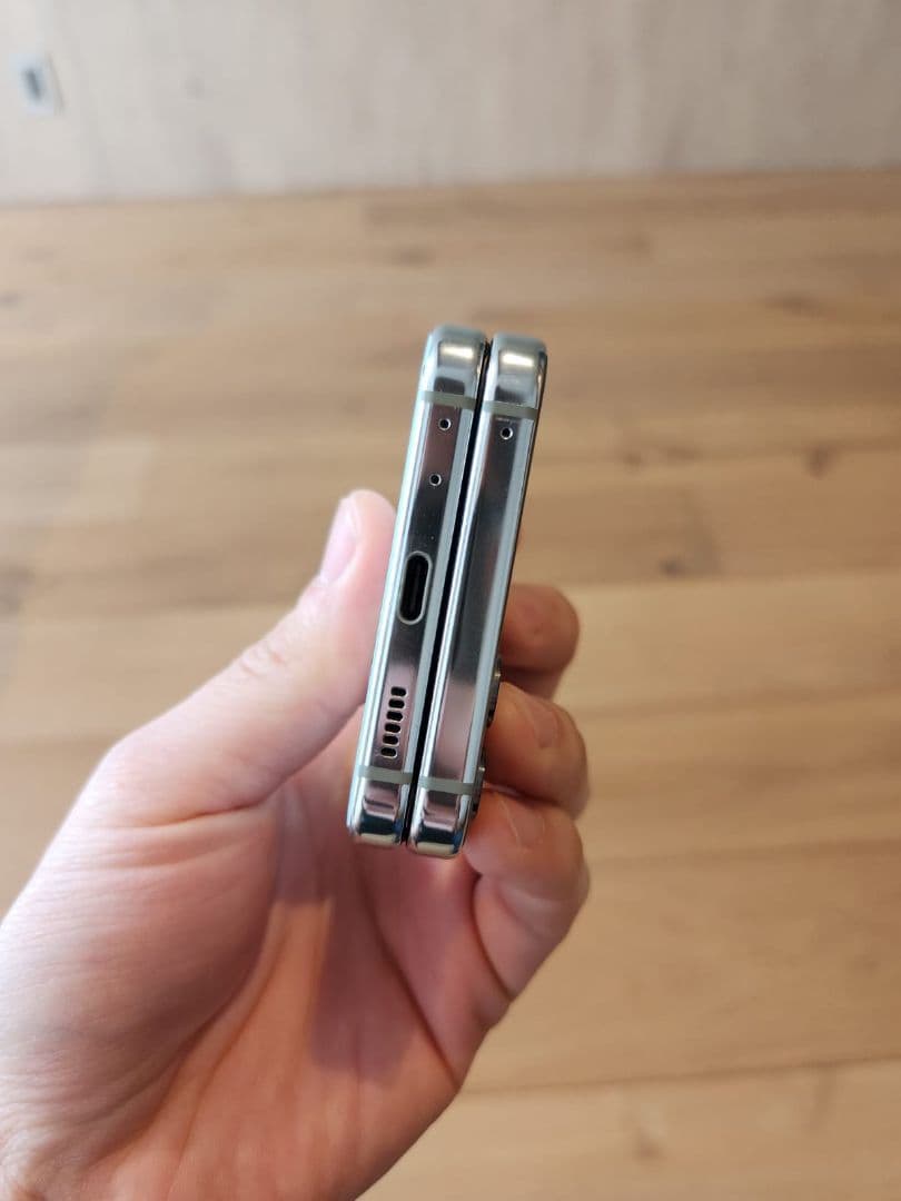 Samsung Z Flip5 256GB ミント SIMフリー 良品 即発送