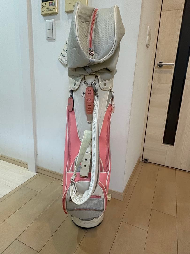 ク*エ様 【お値打ち】レディース ゴルフセット 初心者 (NIKEバッグ＆フィガ