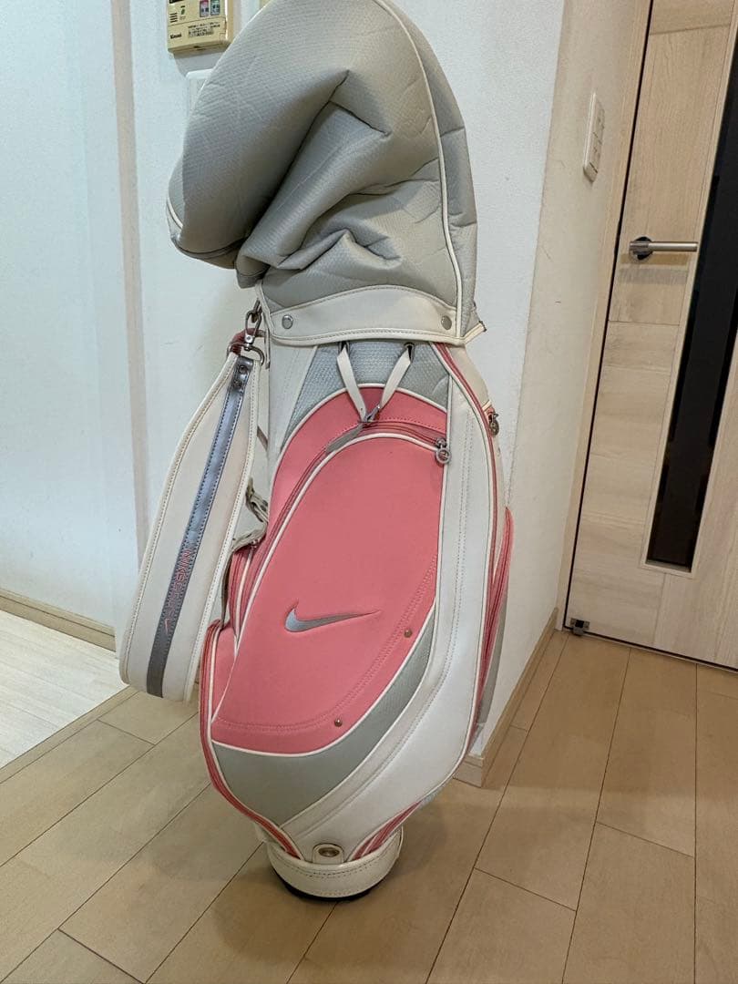 ク*エ様 【お値打ち】レディース ゴルフセット 初心者 (NIKEバッグ＆フィガ