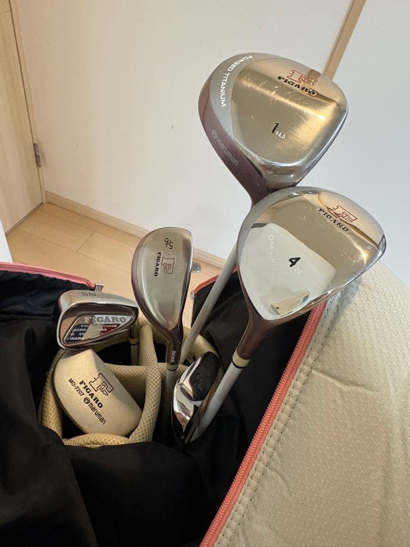 ク*エ様 【お値打ち】レディース ゴルフセット 初心者 (NIKEバッグ＆フィガ