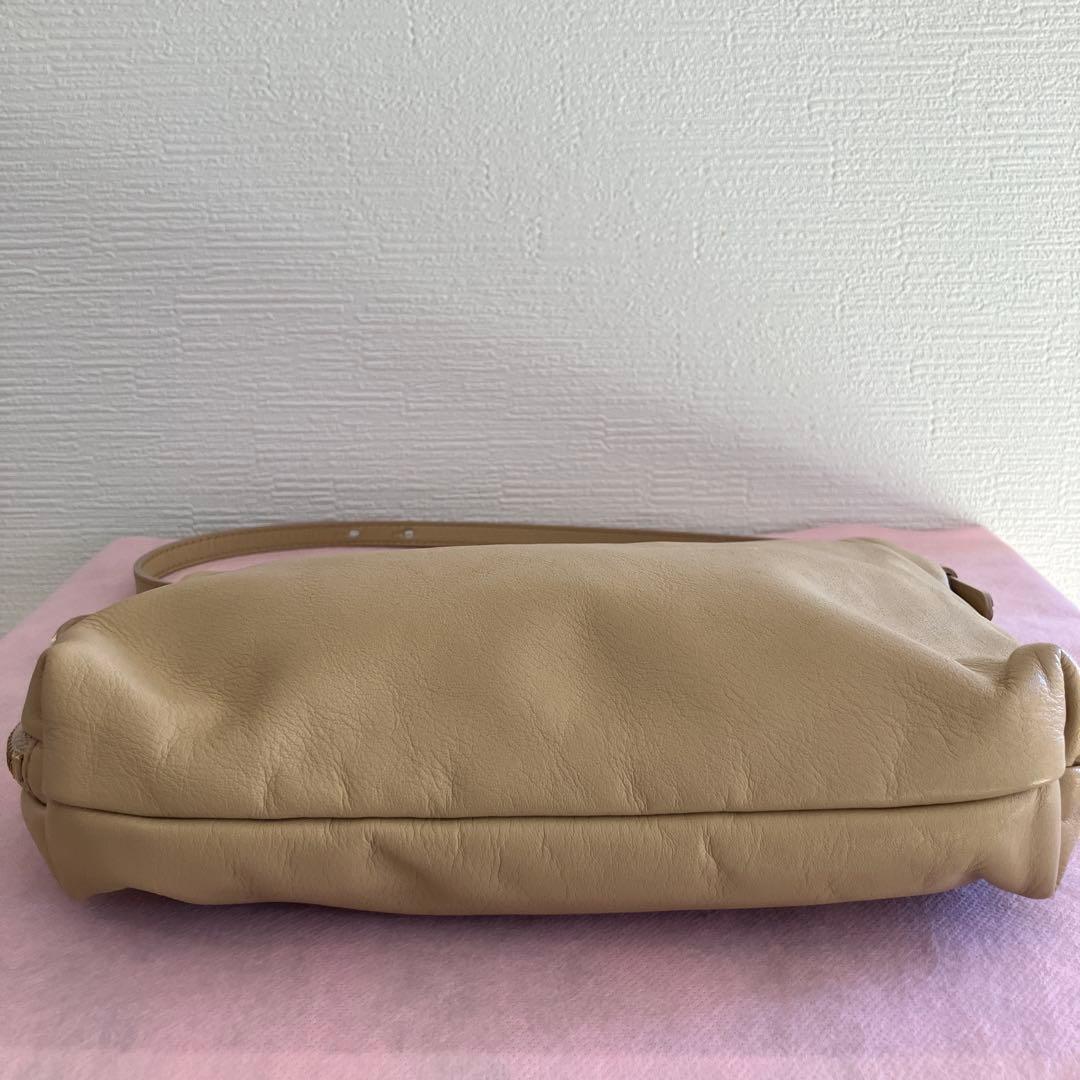 ☆最終お値下げ☆gemeil レザーワンハンドルバッグ　新ベージュ☆☆出品今日迄