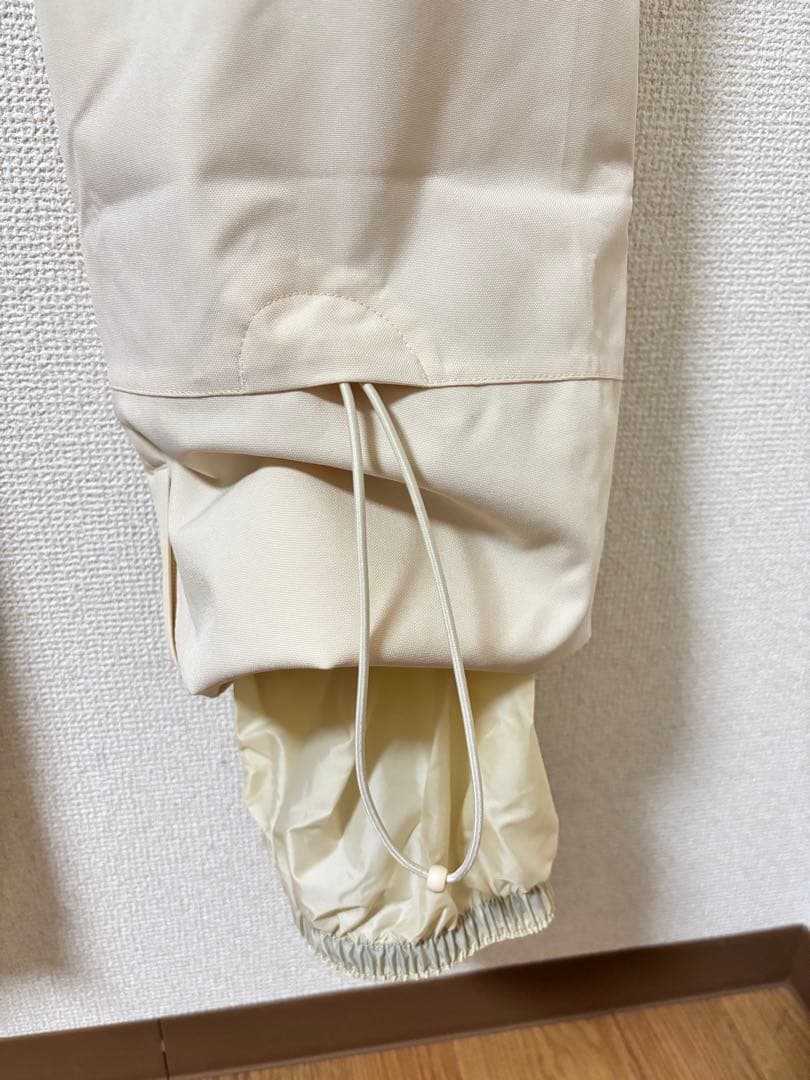 ［新品］BURTONスノーウェア　ビブパンツ　Mサイズ