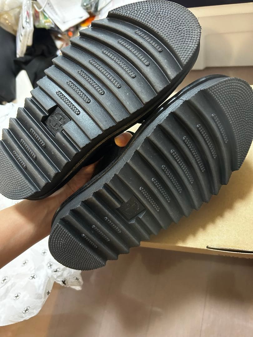 靴 Dr.Martens MYLES BUCKLE SLIDE SANDAL