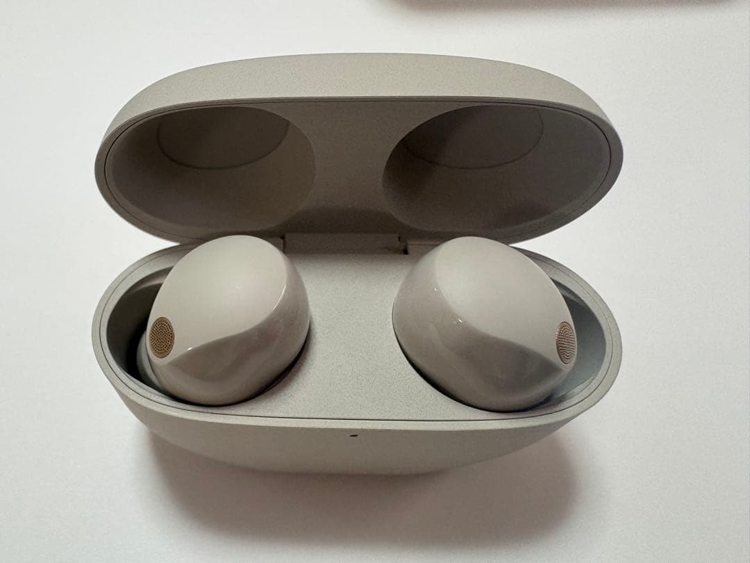 SONY 1000XM5 ワイヤレスイヤホン　プラチナシルバー