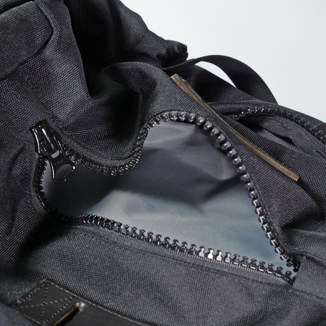 BEAMS LIGHTS F/CE. トラベルバックパック 33L