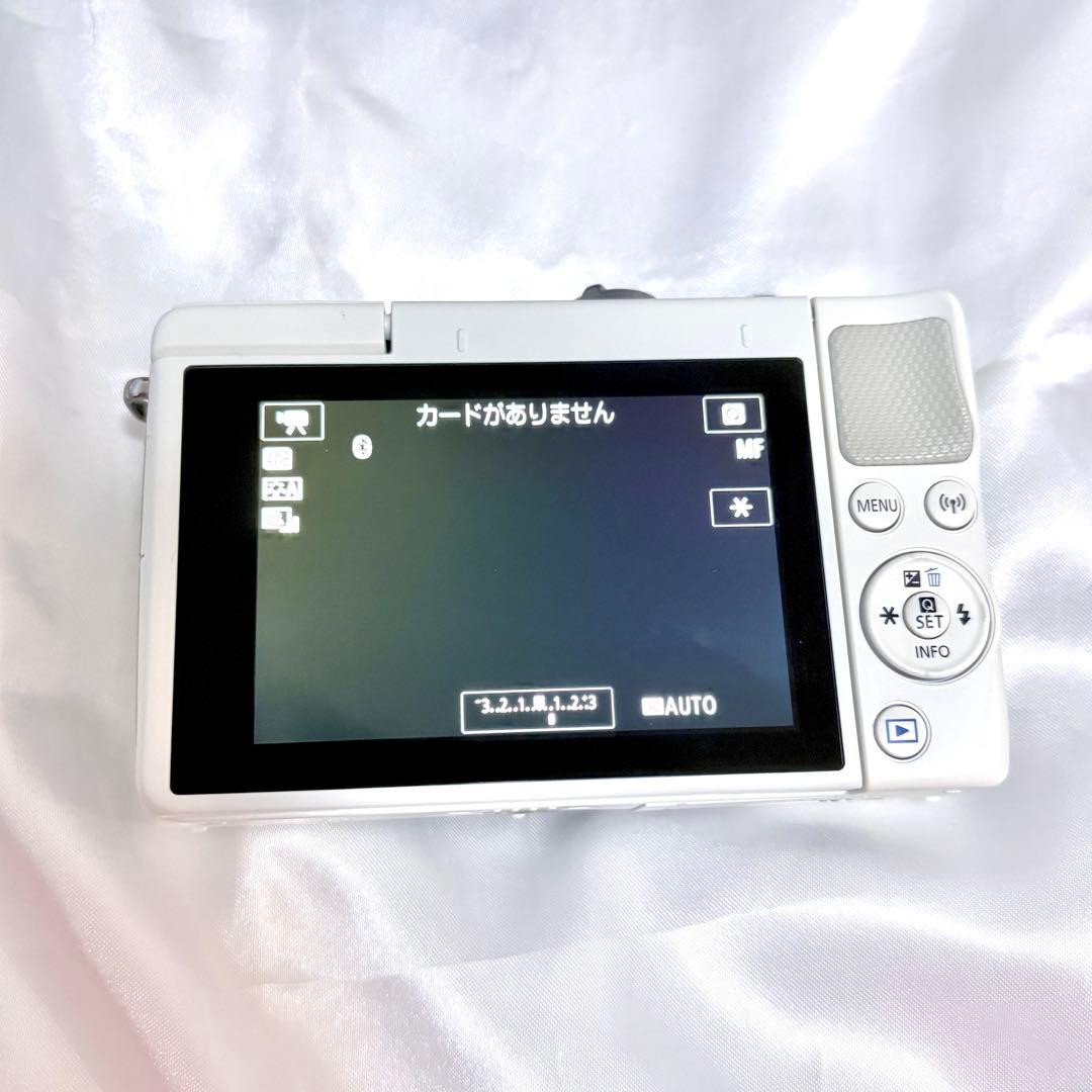 美品♪Canon EOS M100 ホワイト＋標準レンズセット