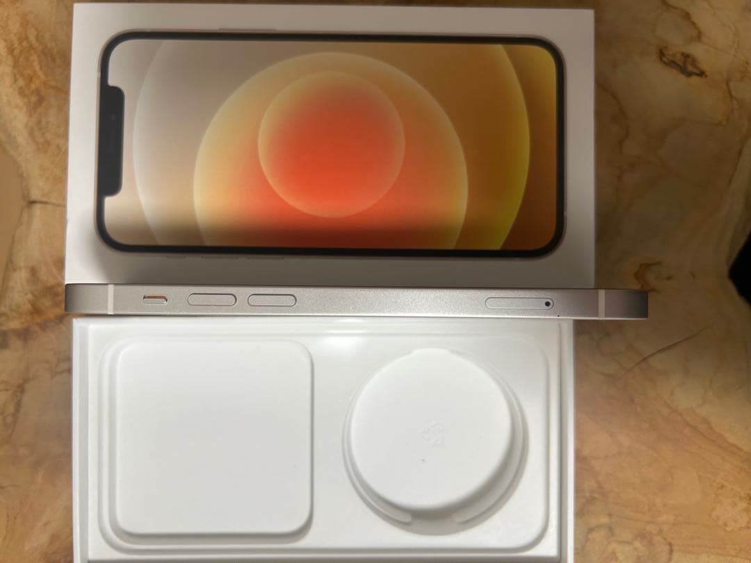 Apple iPhone 12 64GB ホワイト