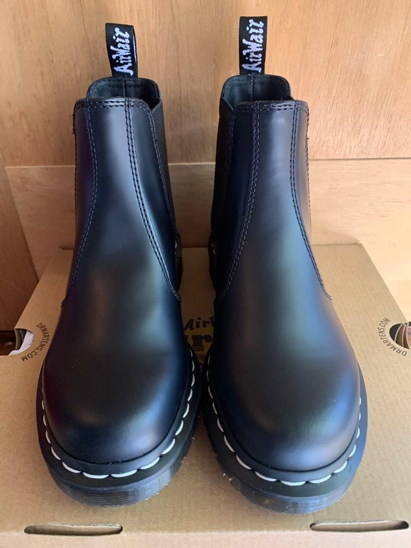 Dr.Martens 2976 ホワイトステッチ チェルシーブーツ