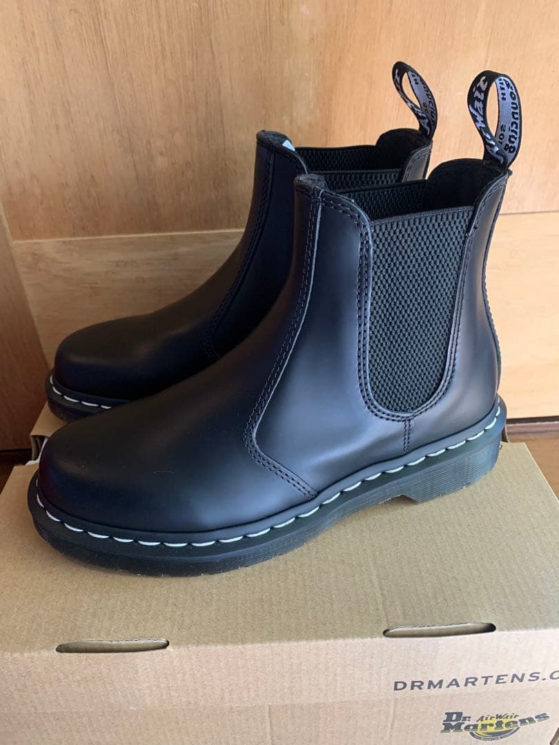 Dr.Martens 2976 ホワイトステッチ チェルシーブーツ