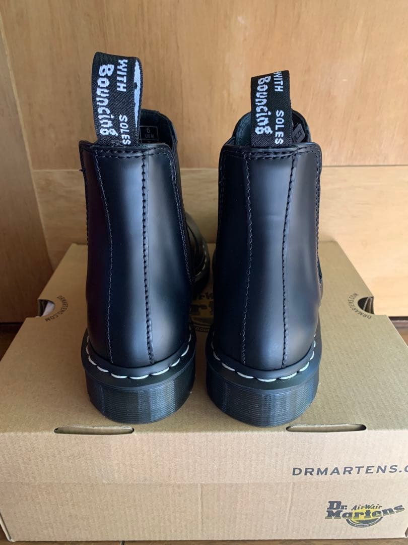 Dr.Martens 2976 ホワイトステッチ チェルシーブーツ
