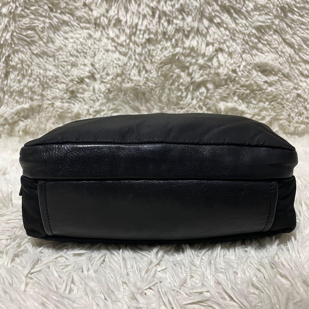 【美品】PRADA プラダ　カメラバッグ　ナイロン　レザー　ブラック　斜め掛け