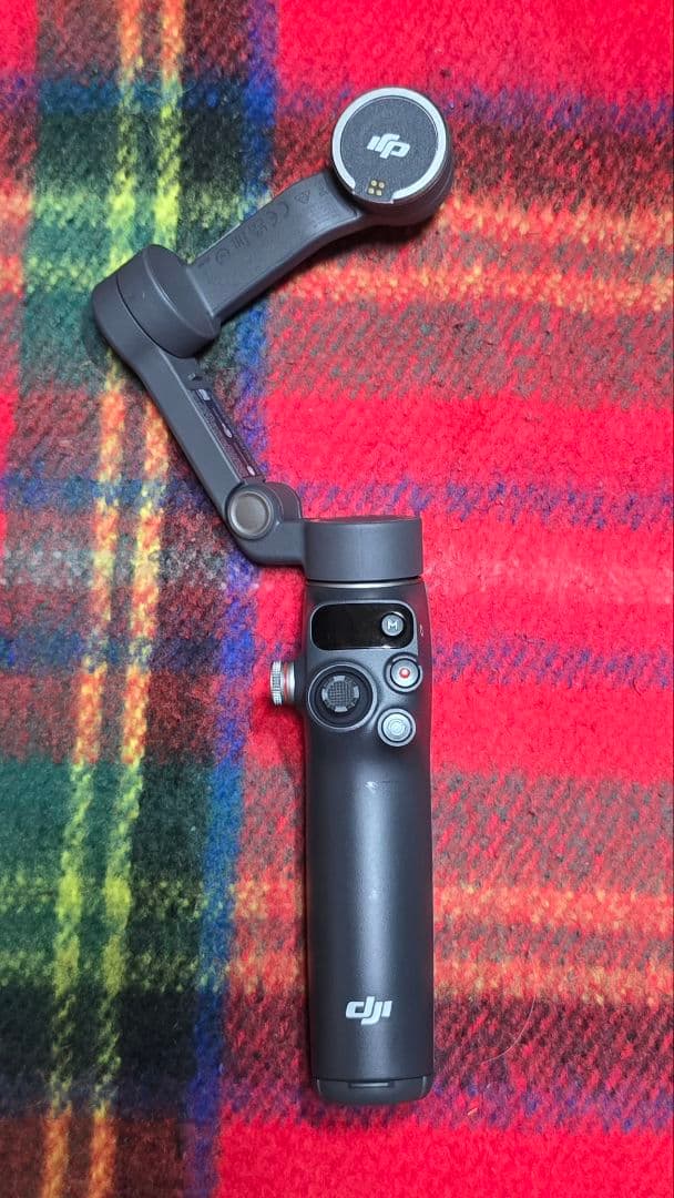 新製品 DJI Osmo Mobile 7P 三脚内蔵 スマートフォンジンバル