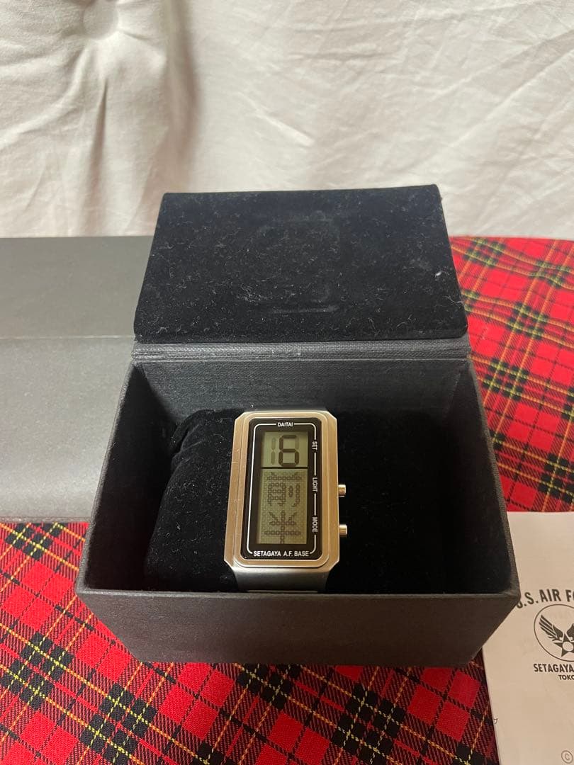 値下げ❗️ 世田谷ベース DAITAI時計 ケース.取扱説明書付き.電池交換済み
