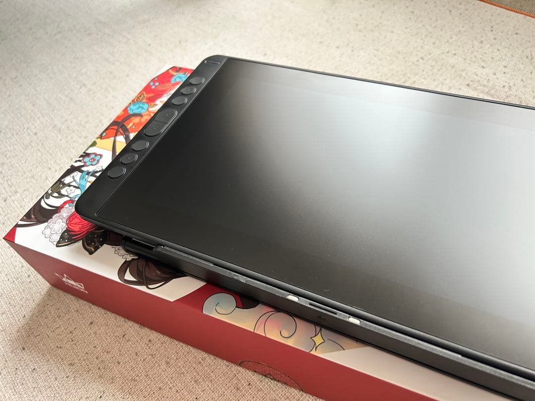 『美品』HUION 液タブ 液晶ペンタブレット Kamvas 12