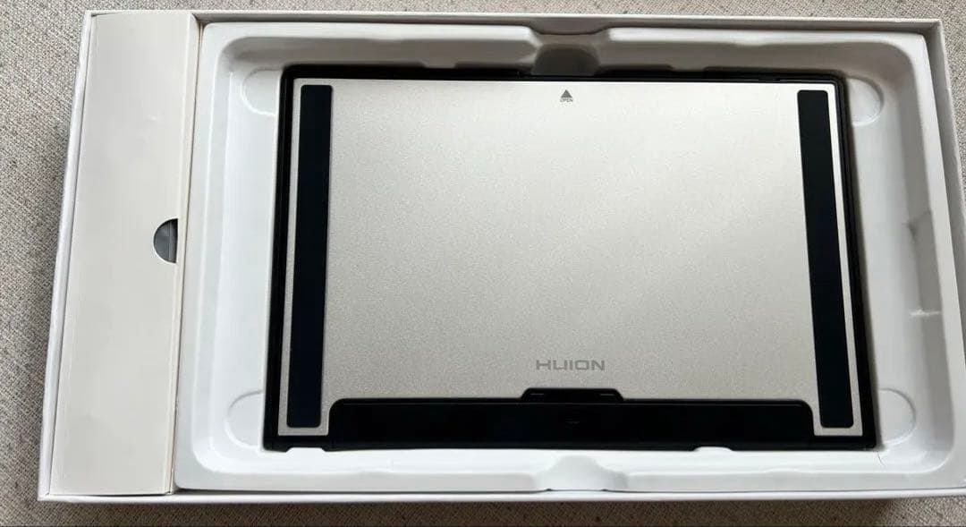 『美品』HUION 液タブ 液晶ペンタブレット Kamvas 12